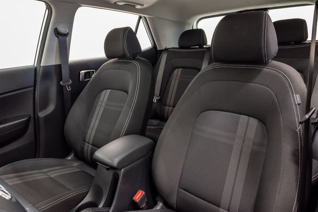 Used 2025 Hyundai Venue SEL FWD image 11