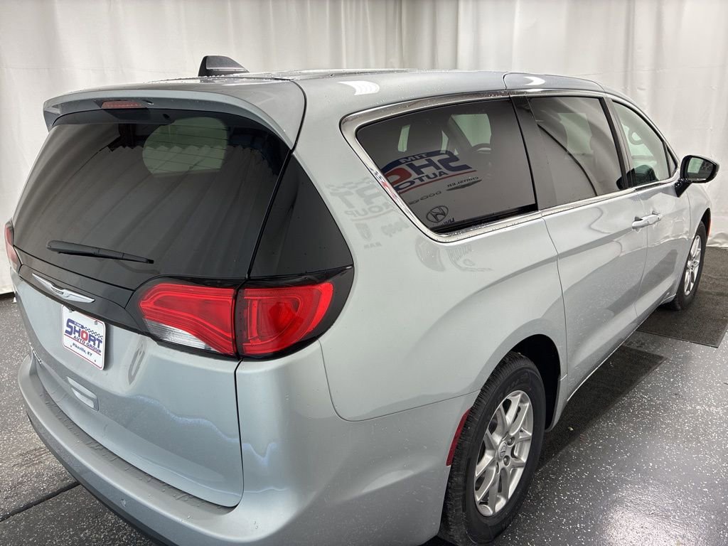 New 2026 Chrysler Voyager LX image 4