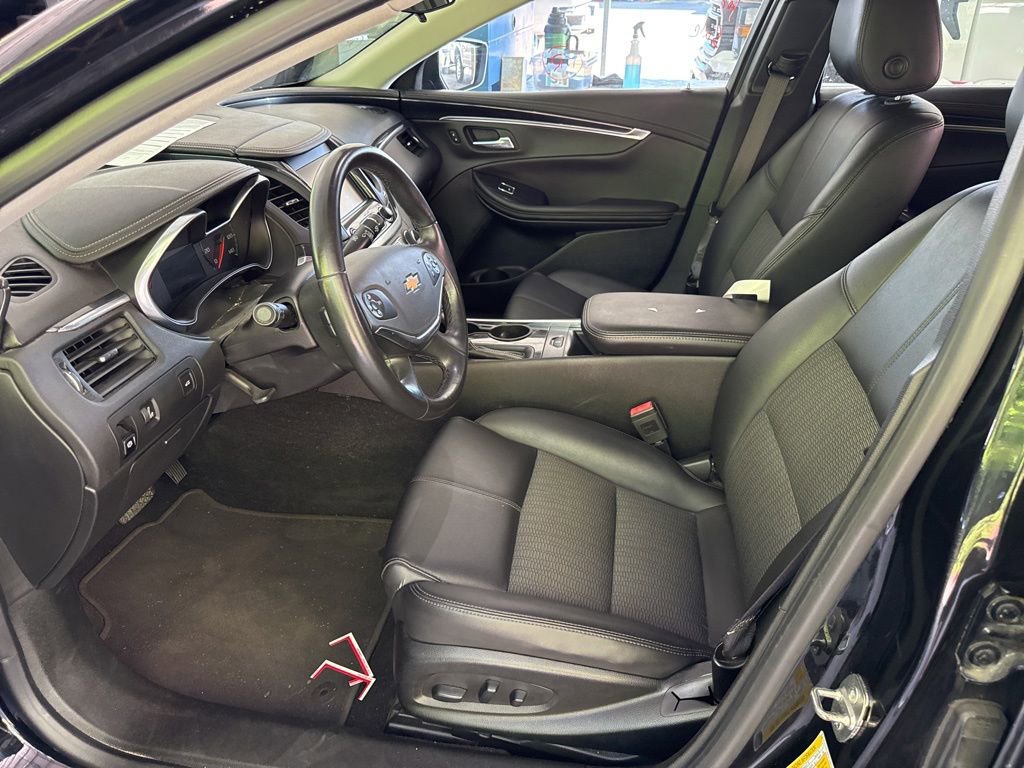 Used 2019 Chevrolet Impala LT FWD image 7