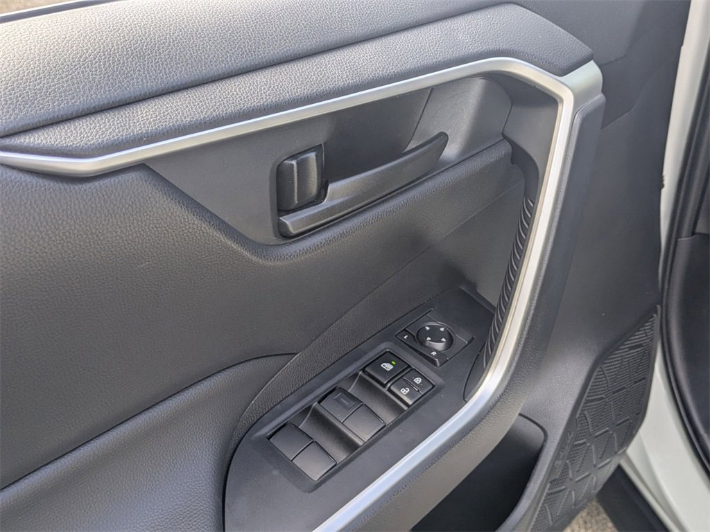 Used 2025 Toyota RAV4 LE image 20