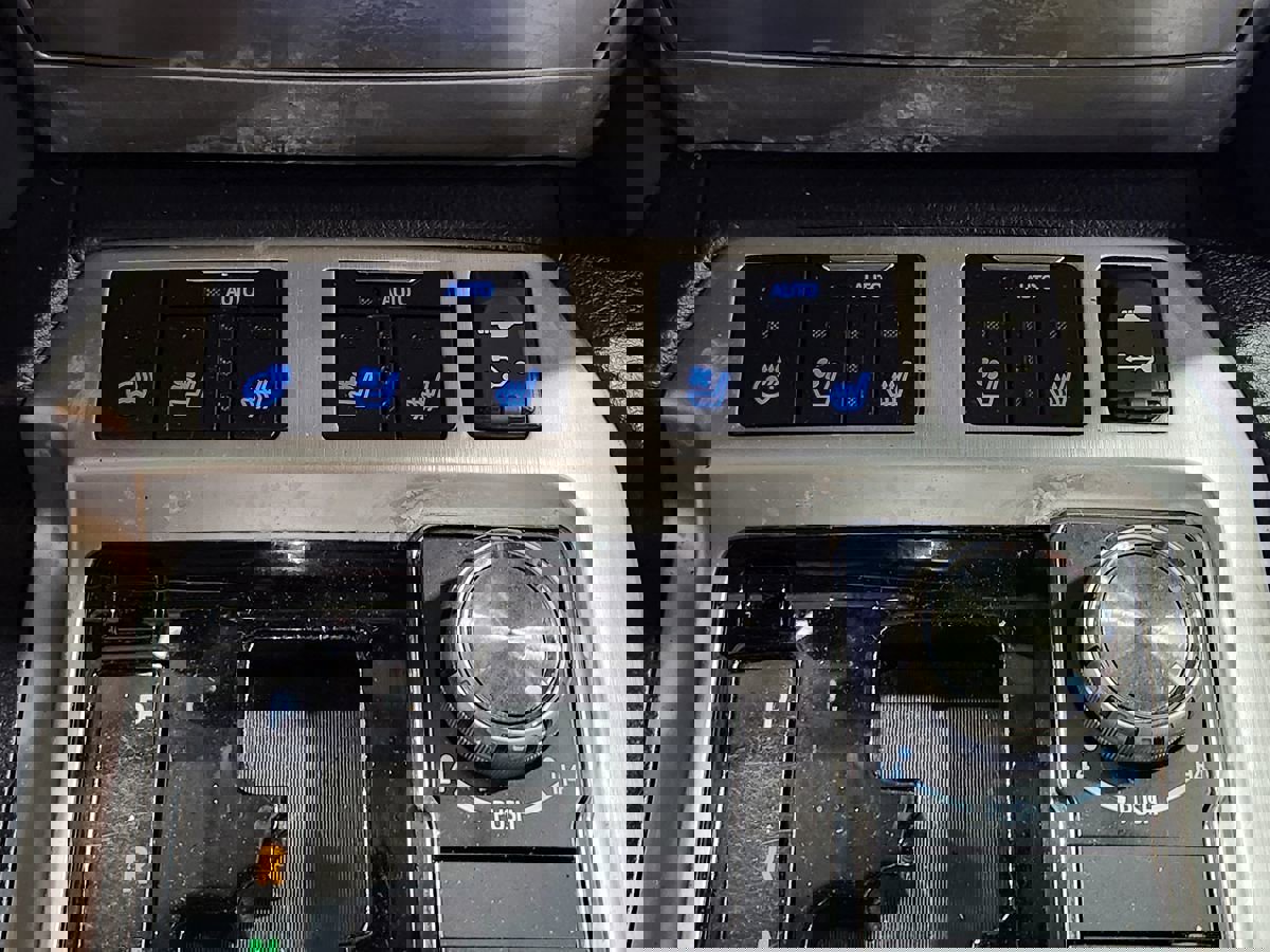 Used 2019 Toyota Land Cruiser image 37