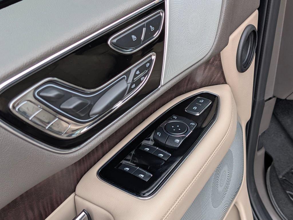 Used 2024 Lincoln Navigator L Reserve AWD/4WD image 28