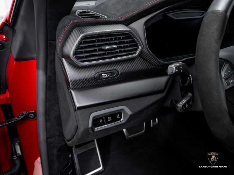 Used 2023 Lamborghini Urus Performante image 34