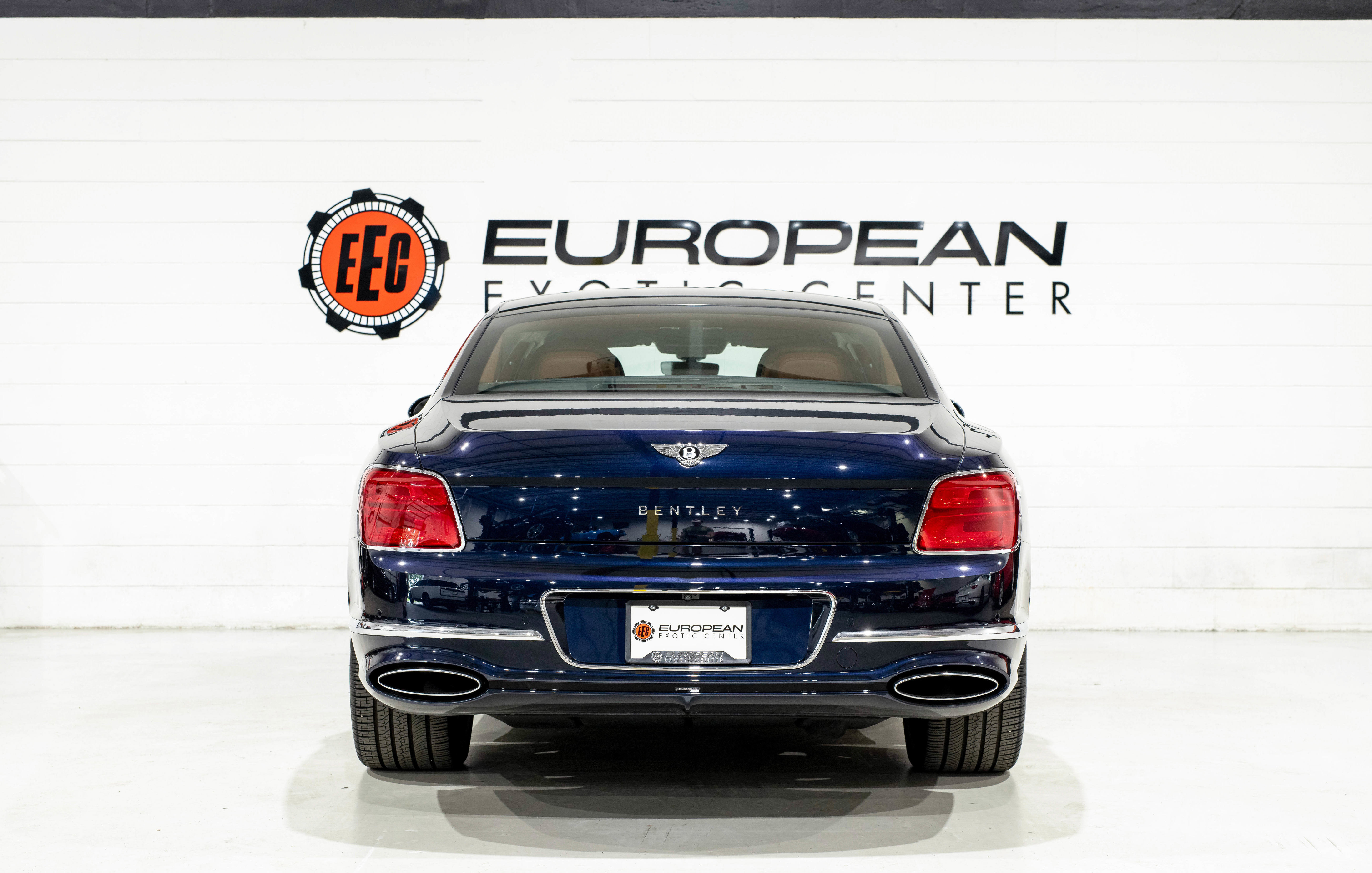 Used 2021 Bentley Flying Spur W12 AWD/4WD image 3