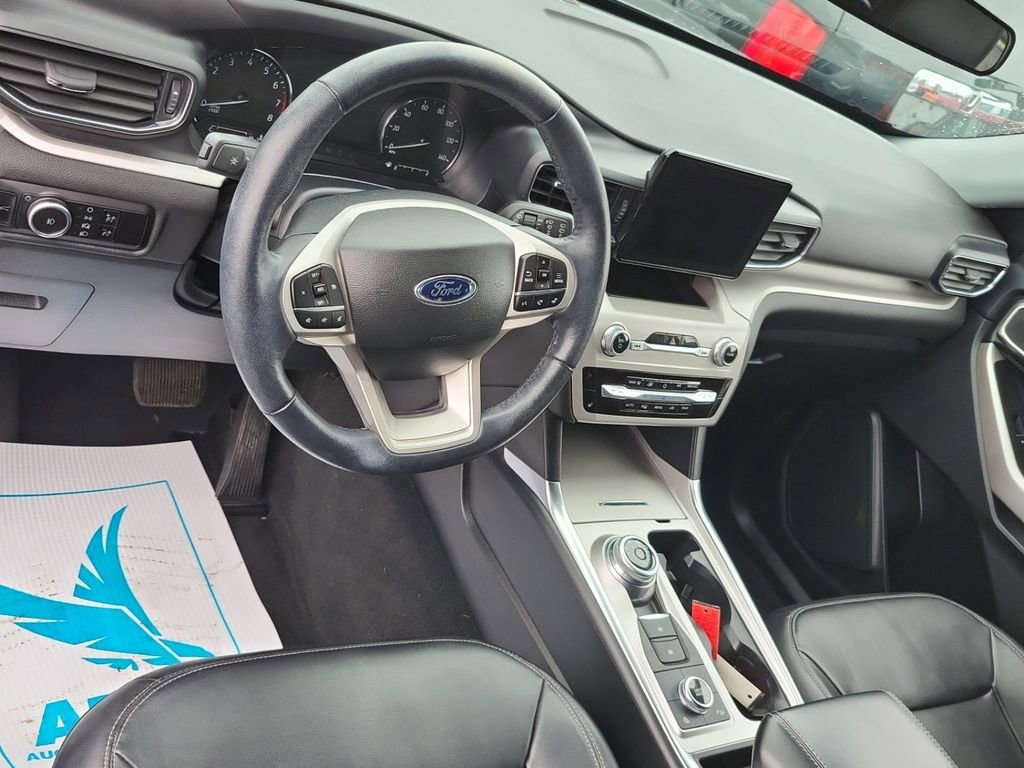 Used 2023 Ford Explorer XLT w/ Equipment Group 202A image 41