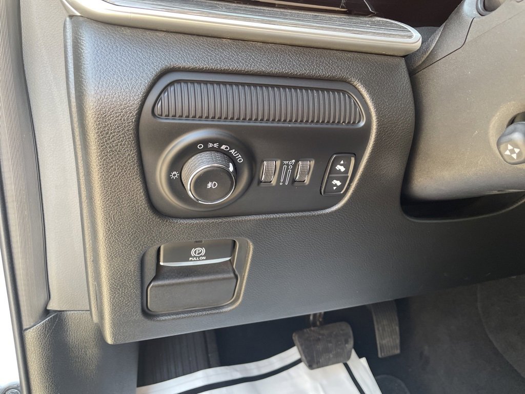 Used 2022 Jeep Wagoneer Series II w/ Rear Seat Video Group 1 image 21