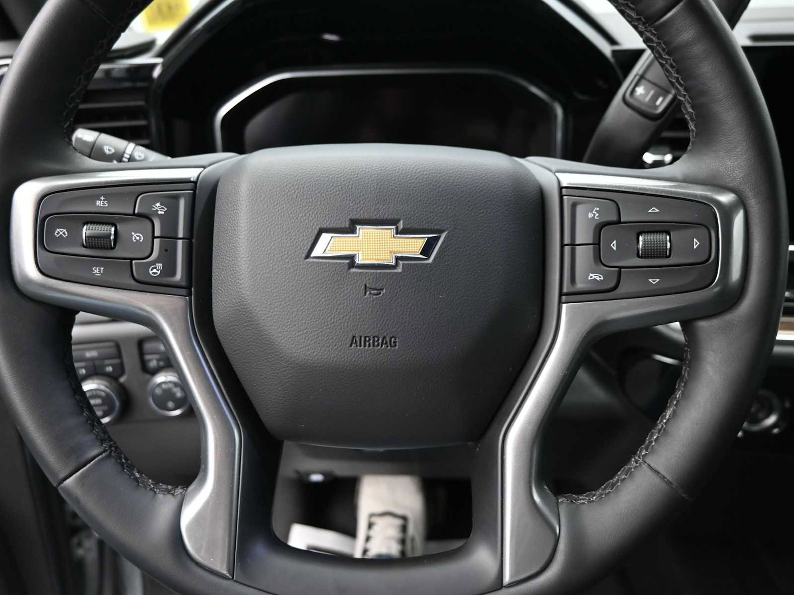 Used 2024 Chevrolet Silverado 1500 LT AWD/4WD image 10