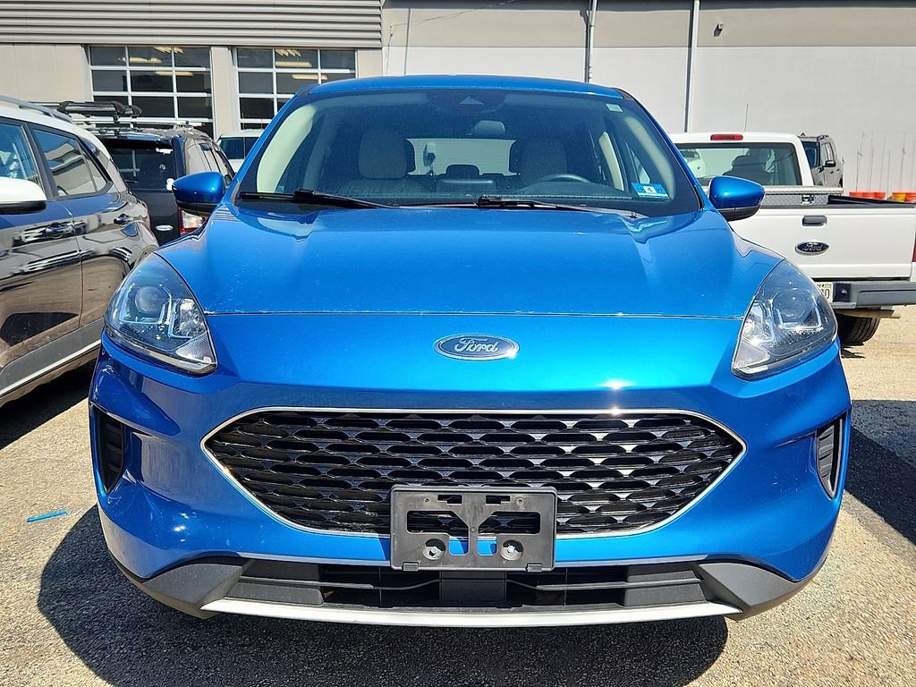 Used 2020 Ford Escape SE image 2