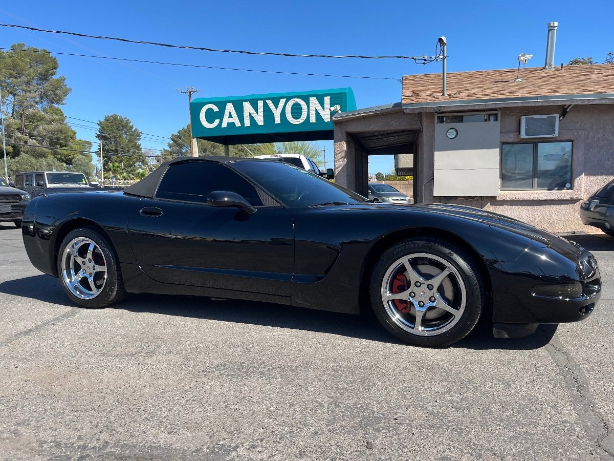 Used 2002 Chevrolet Corvette Convertible w/ Preferred Equipment Group2 RWD image 2