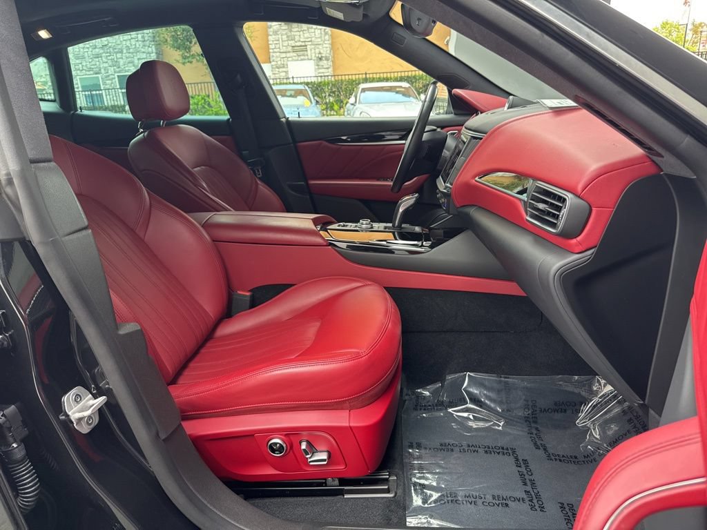 Certified 2022 Maserati Levante GT AWD/4WD image 17