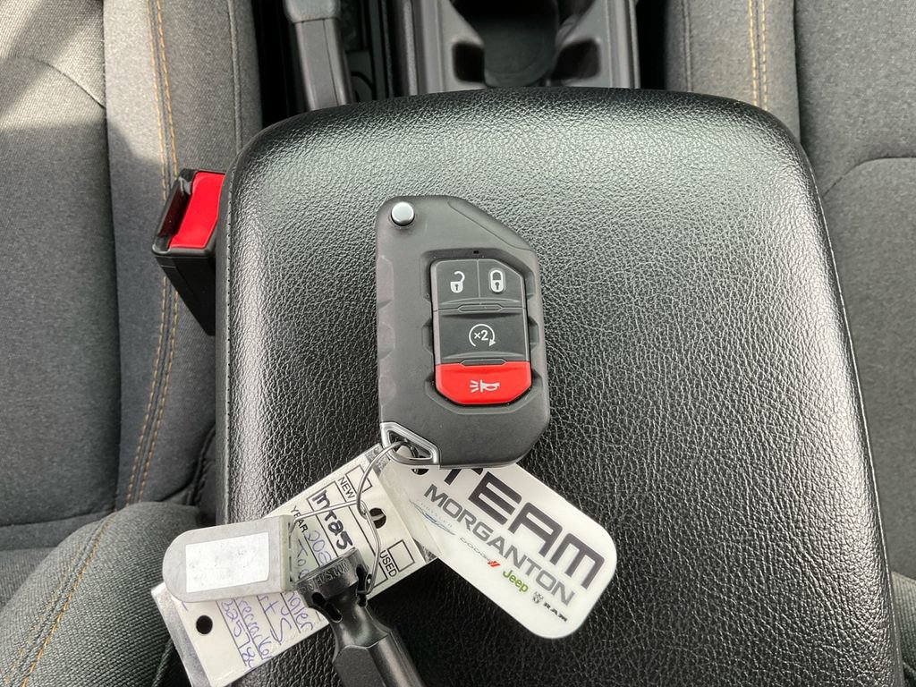 Used 2024 Jeep Wrangler Sport S image 33