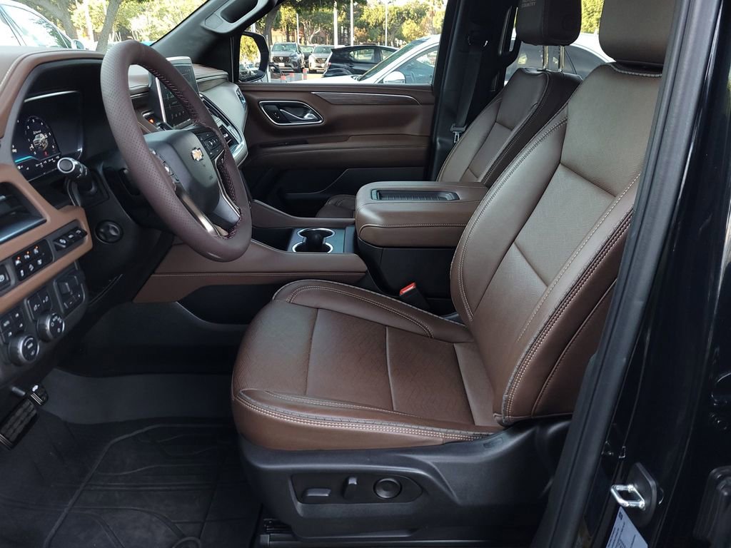 Used 2023 Chevrolet Suburban High Country image 19