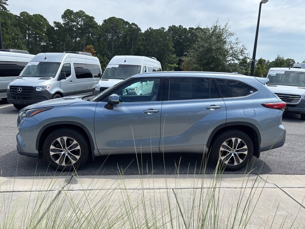 Used 2021 Toyota Highlander XLE image 8