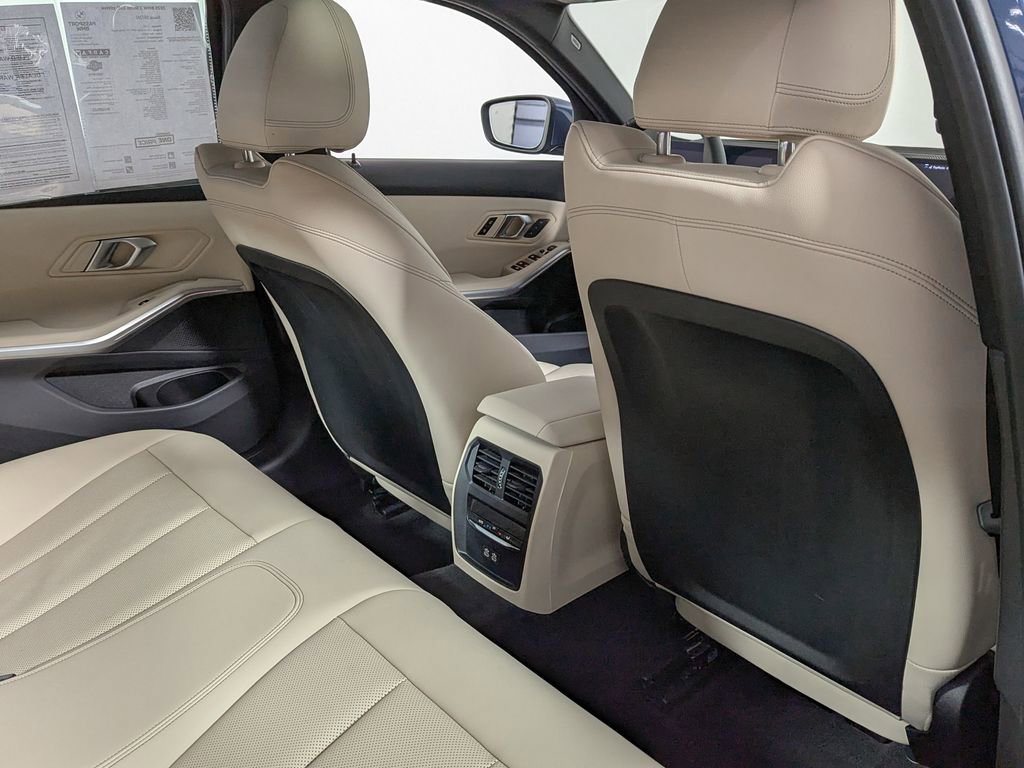 Used 2025 BMW 330i xDrive Sedan w/ M Sport Package image 39