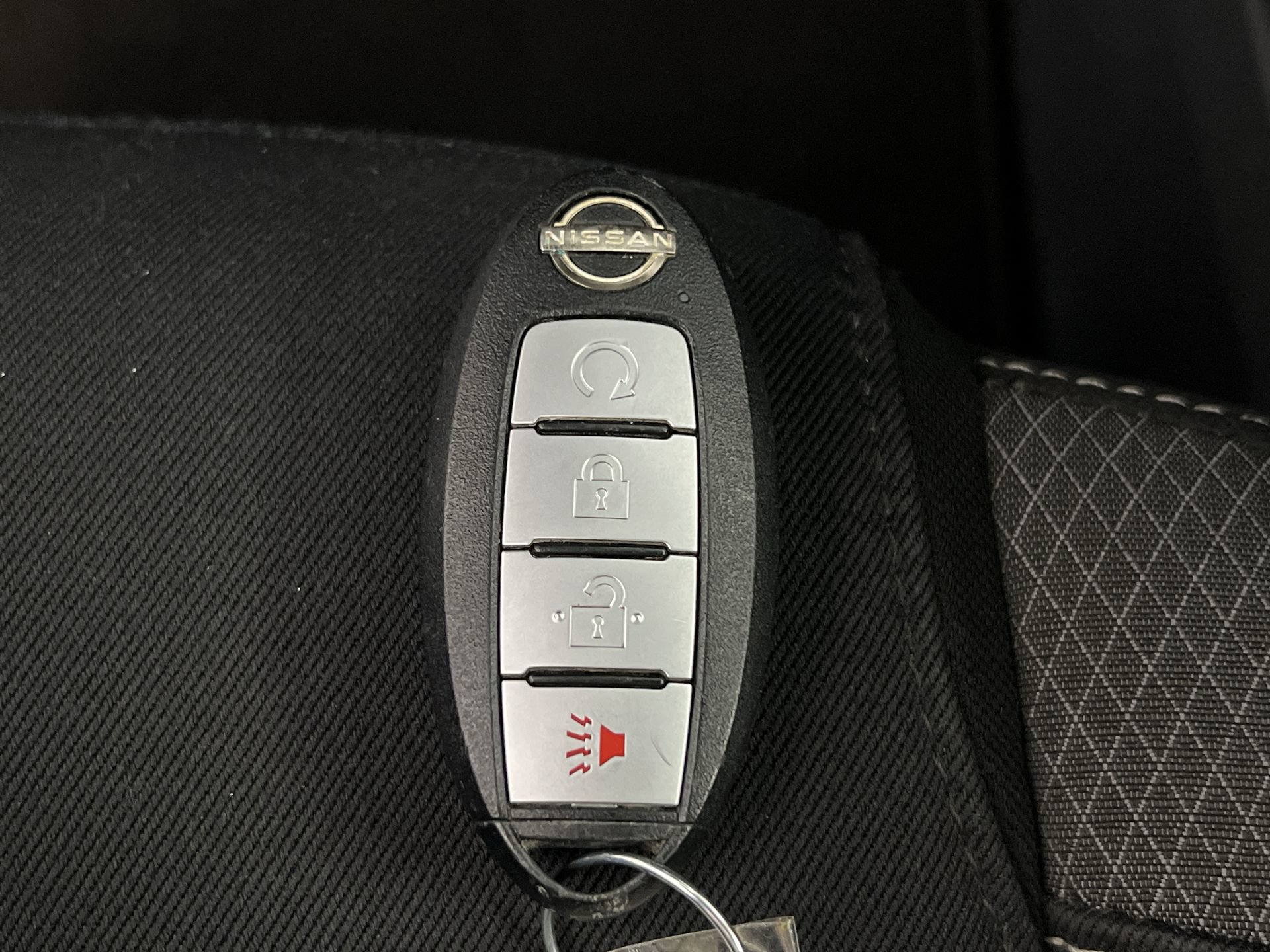 Used 2022 Nissan Pathfinder SV FWD image 35