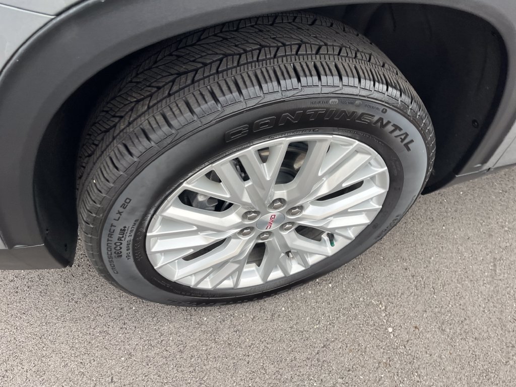 Used 2026 GMC Acadia Elevation w/ Elevation Premium Package FWD image 9