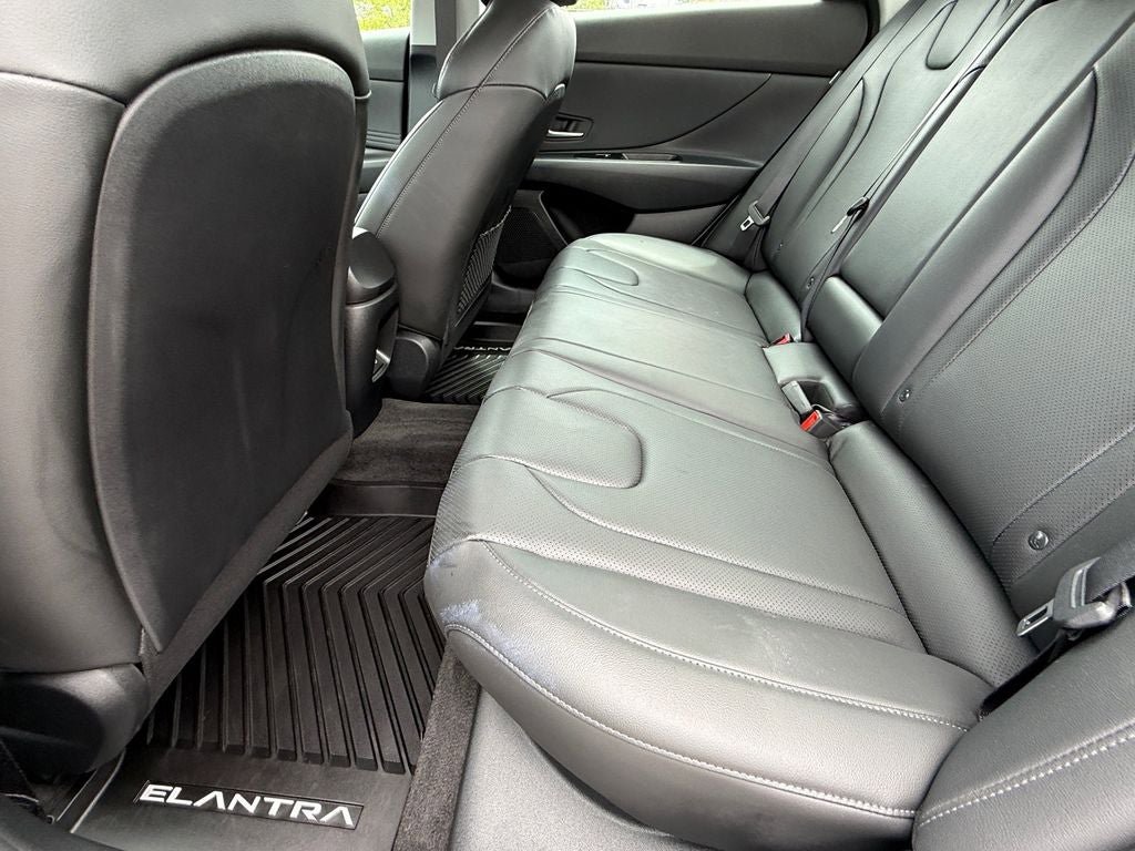 Used 2025 Hyundai Elantra Limited FWD image 14