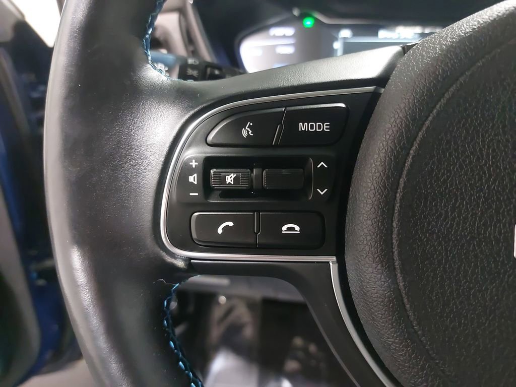 Used 2022 Kia Niro EX Premium image 16