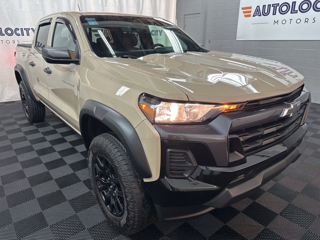 Used 2023 Chevrolet Colorado Trail Boss w/ Advanced Trailering Package AWD/4WD image 3