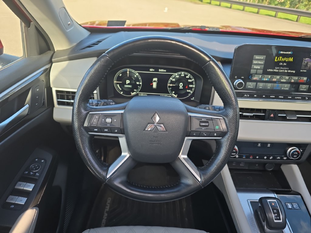 Used 2024 Mitsubishi Outlander SEL Black Edition AWD/4WD image 14