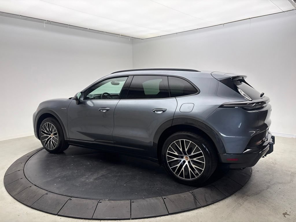 New 2026 Porsche Cayenne Electric AWD/4WD image 3