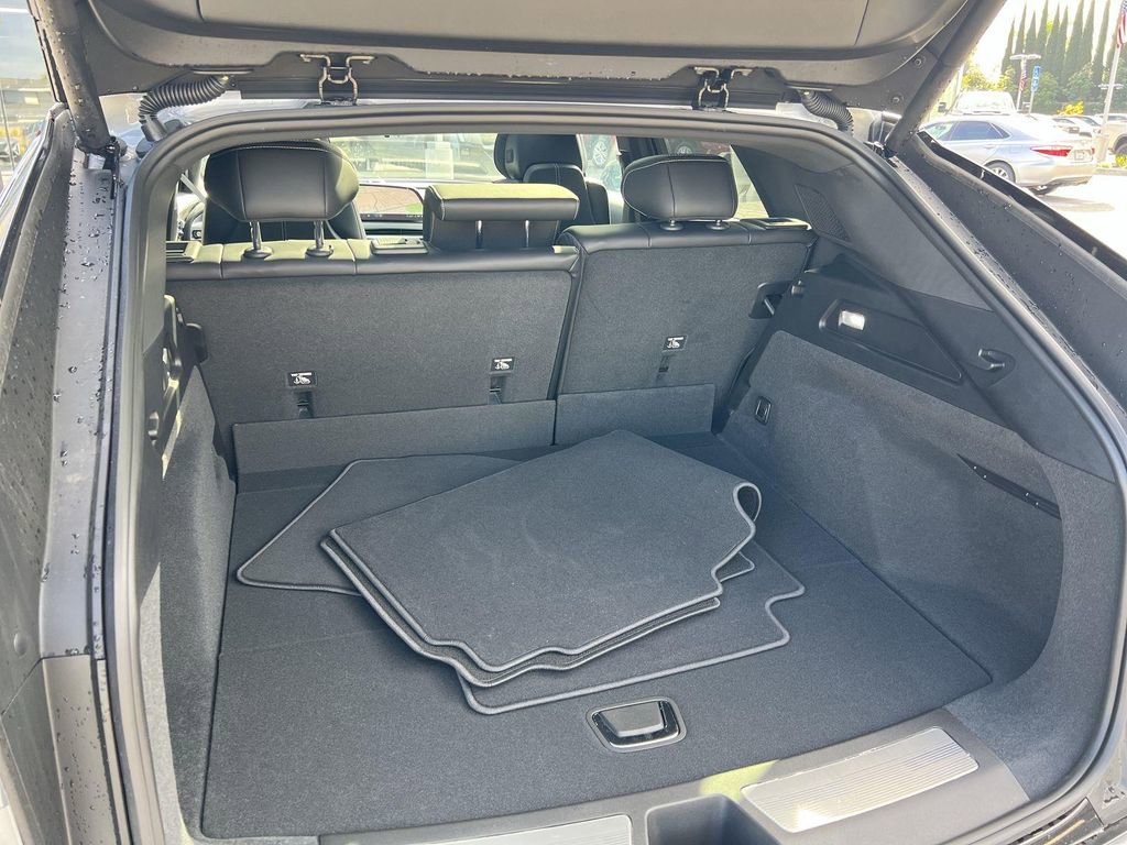 New 2025 Cadillac Lyriq Luxury image 32