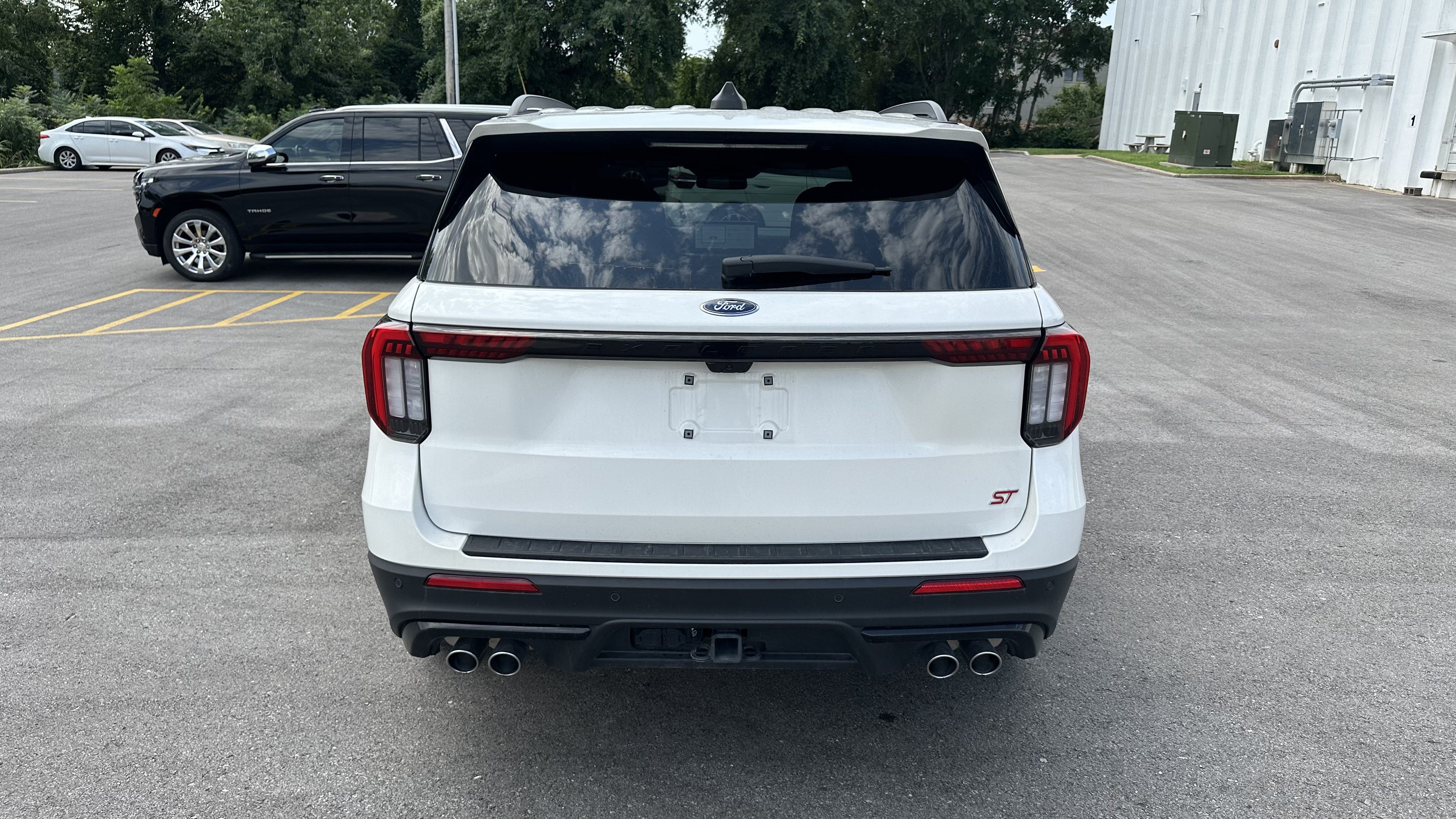 Used 2025 Ford Explorer ST AWD/4WD image 9