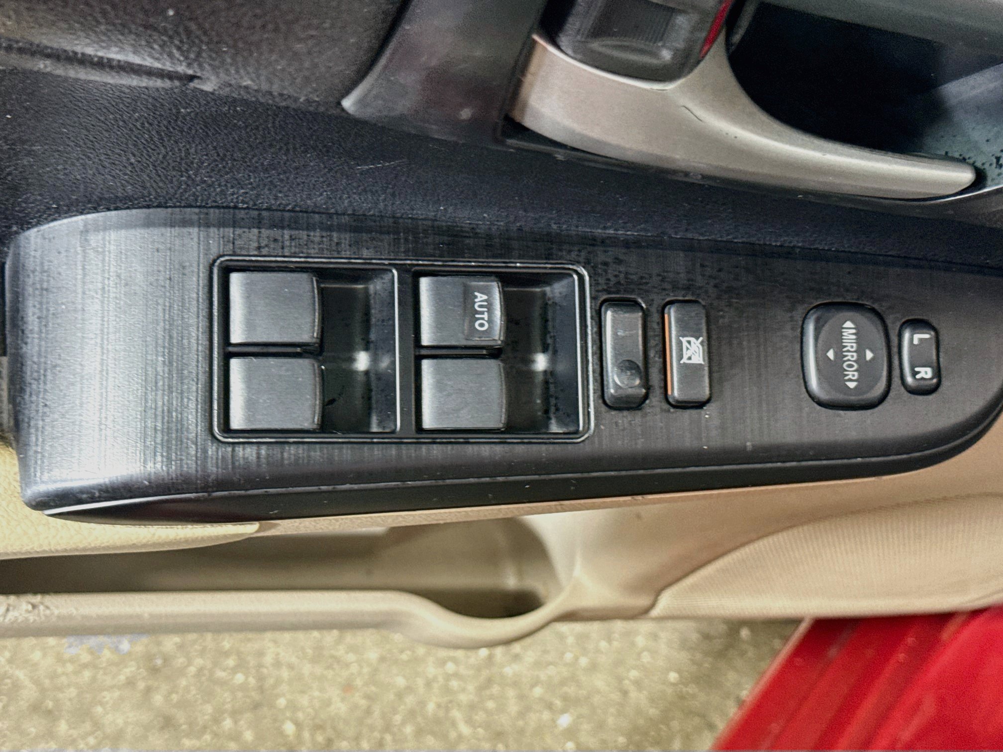 Used 2013 Toyota Camry LE FWD image 17