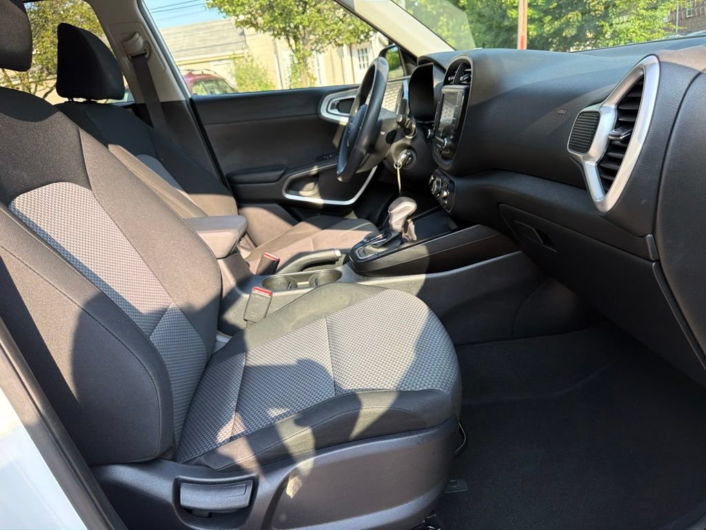 Certified 2023 Kia Soul LX w/ Option Group 015 FWD image 27