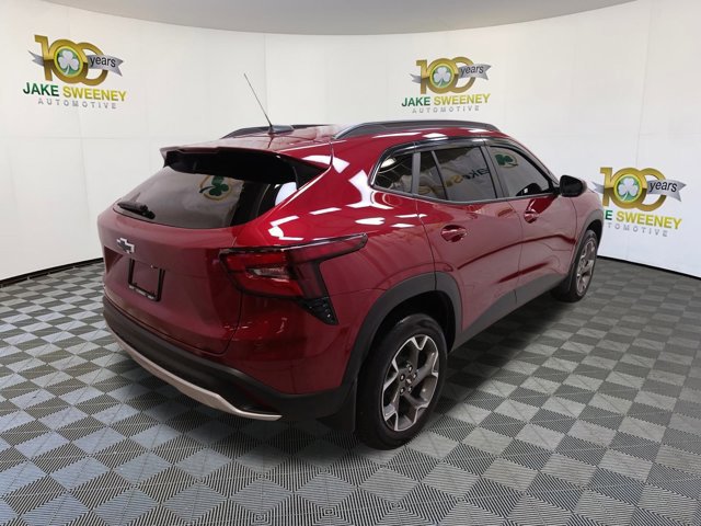 Used 2025 Chevrolet Trax LT w/ Driver Confidence Package image 10