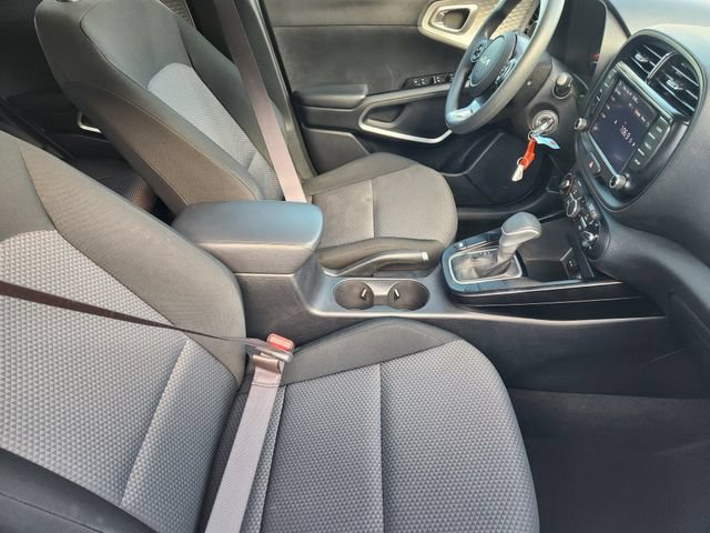 Used 2022 Kia Soul LX FWD image 19