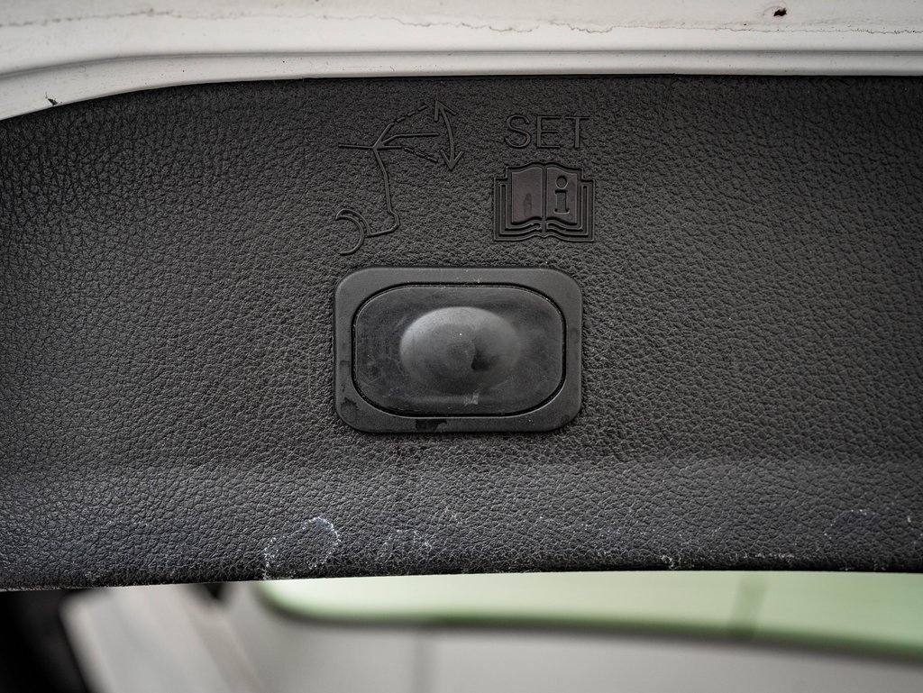 Used 2013 Ford Escape SEL image 18