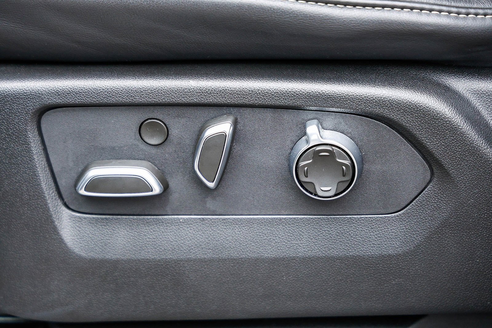 Used 2024 Cadillac Escalade ESV Sport Platinum image 23