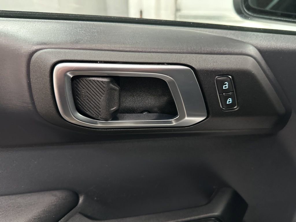 Used 2025 Ford Bronco Outer Banks image 18