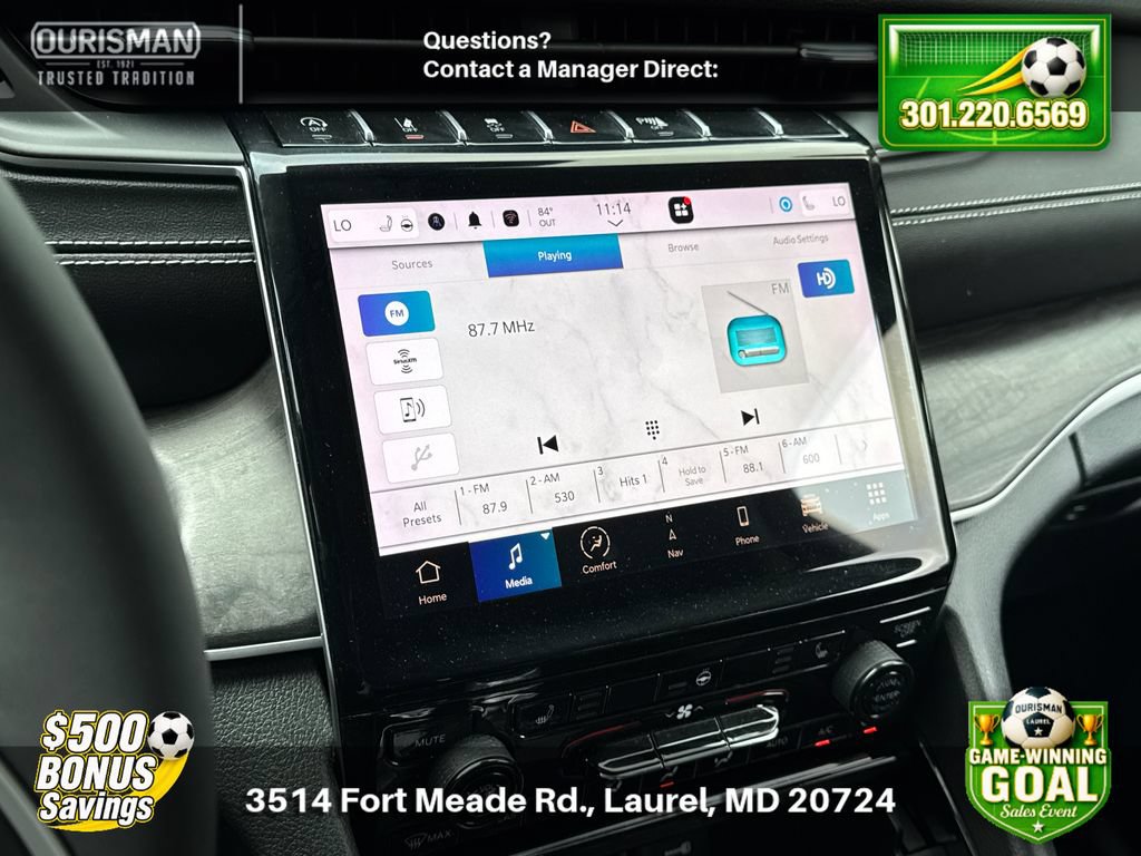 Used 2023 Jeep Grand Cherokee Limited AWD/4WD image 11