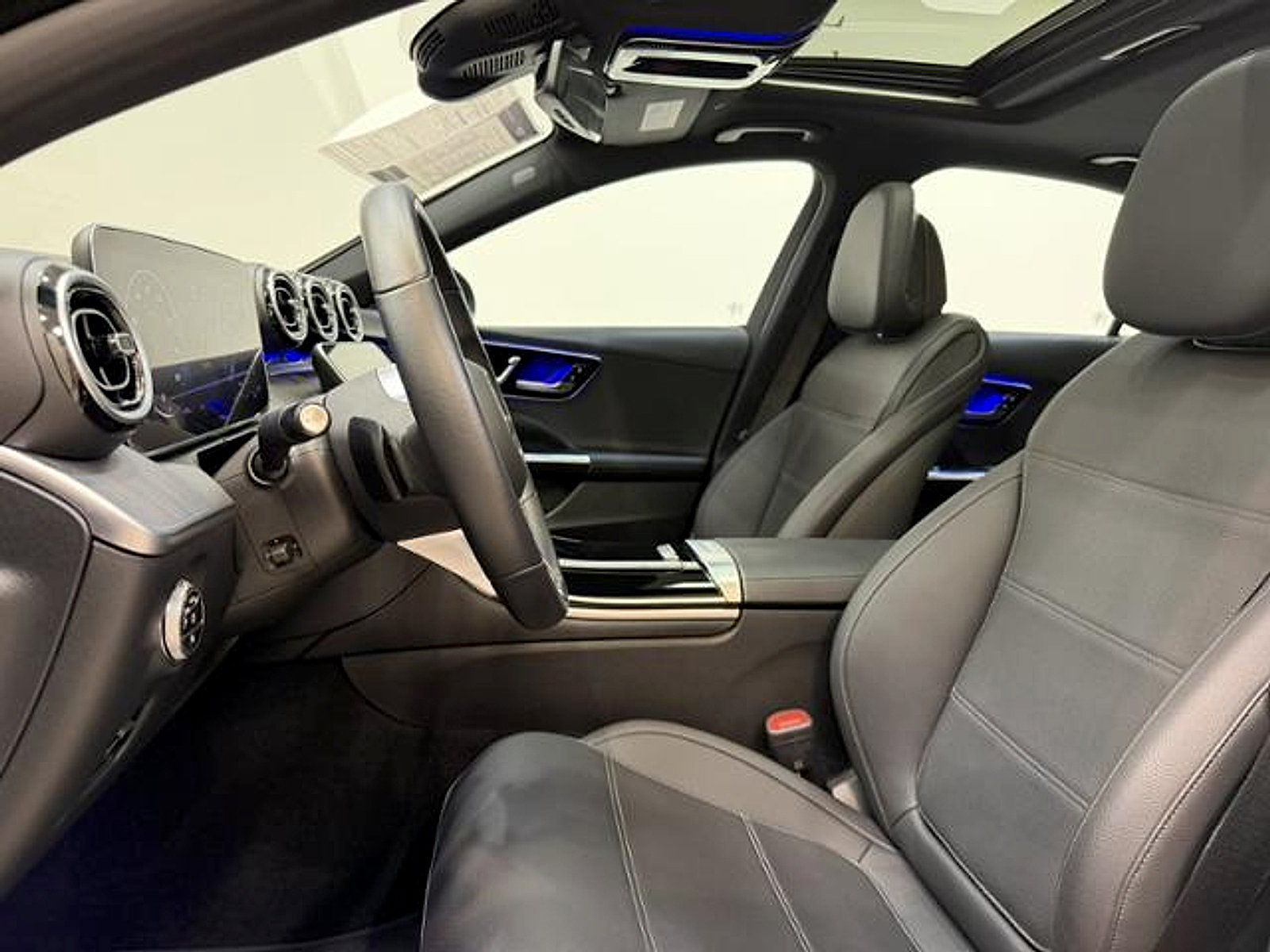 Used 2024 Mercedes-Benz C 300 Sedan image 8