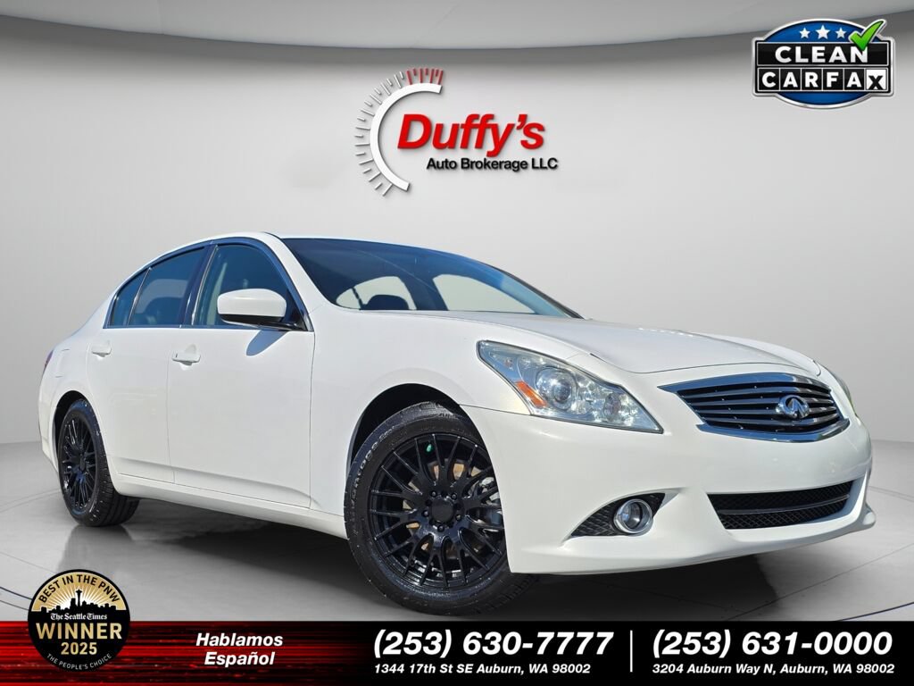 Used 2015 INFINITI Q40 w/ Moonroof Package RWD image 1