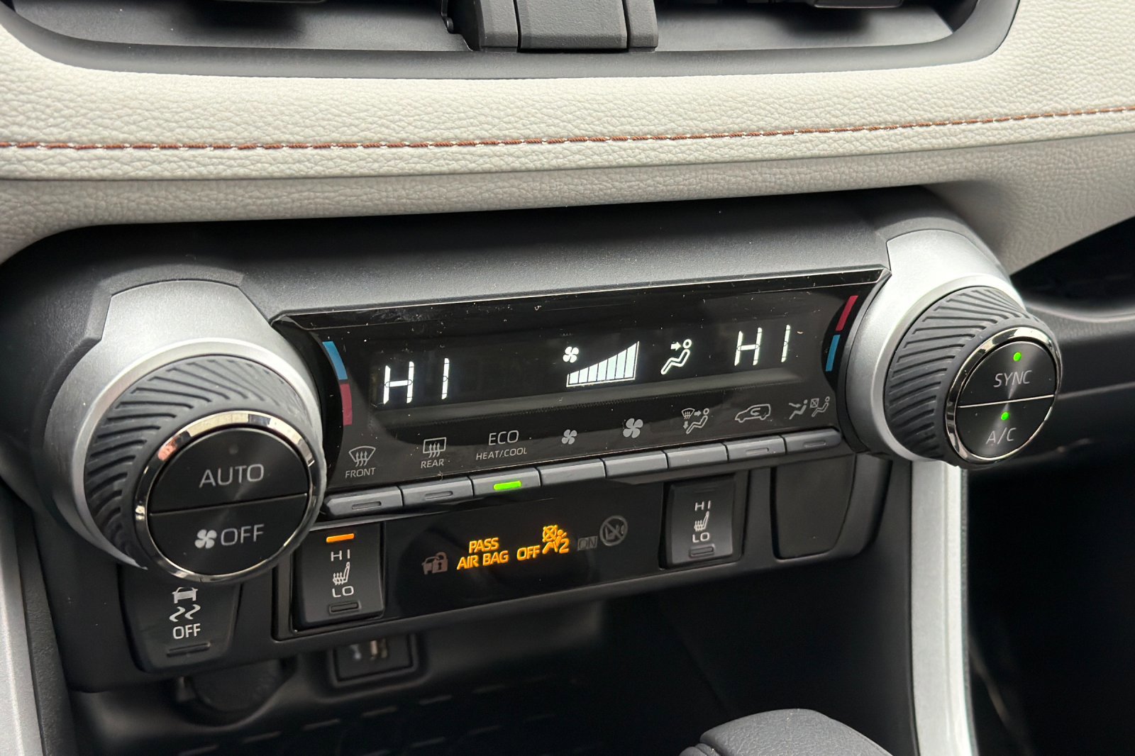 New 2025 Toyota RAV4 XLE w/ Convenience Package image 18