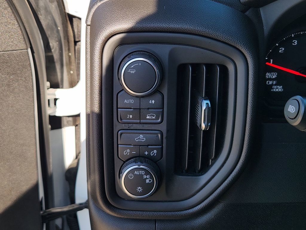 Used 2025 Chevrolet Silverado 1500 Custom w/ LPO, Dark Essentials Package image 29