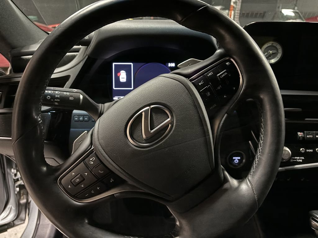 Used 2022 Lexus ES 300h w/ Premium Package FWD image 54