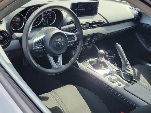 New 2026 MAZDA MX-5 Miata Club w/ Interior Package RWD image 5