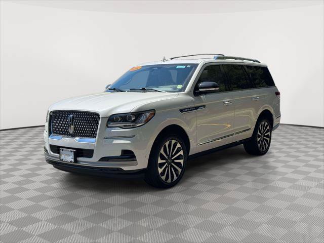 Certified 2024 Lincoln Navigator Reserve AWD/4WD image 3