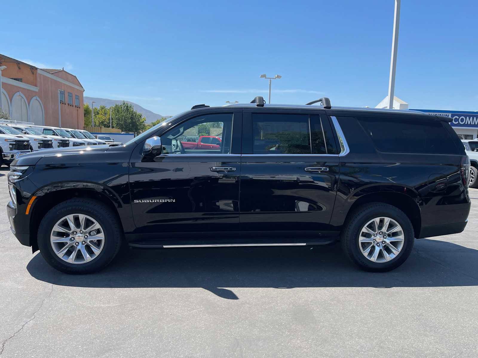 New 2025 Chevrolet Suburban Premier image 5