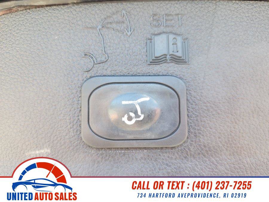 Used 2016 Ford Escape Titanium w/ Equipment Group 301A AWD/4WD image 12