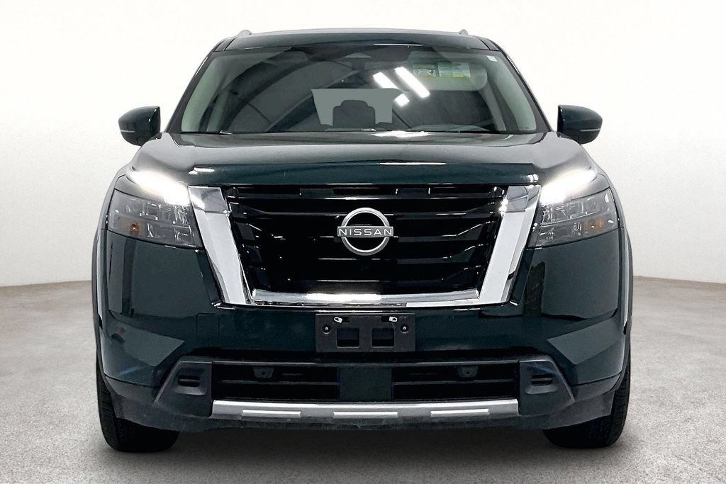 Used 2025 Nissan Pathfinder SL FWD image 4