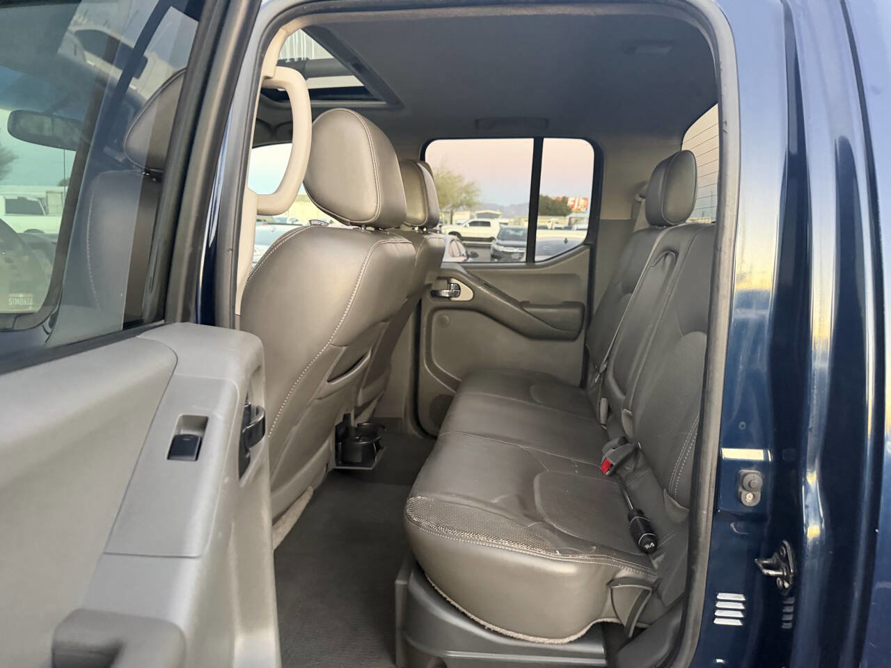 Used 2008 Nissan Frontier LE w/ Leather Pkg image 22