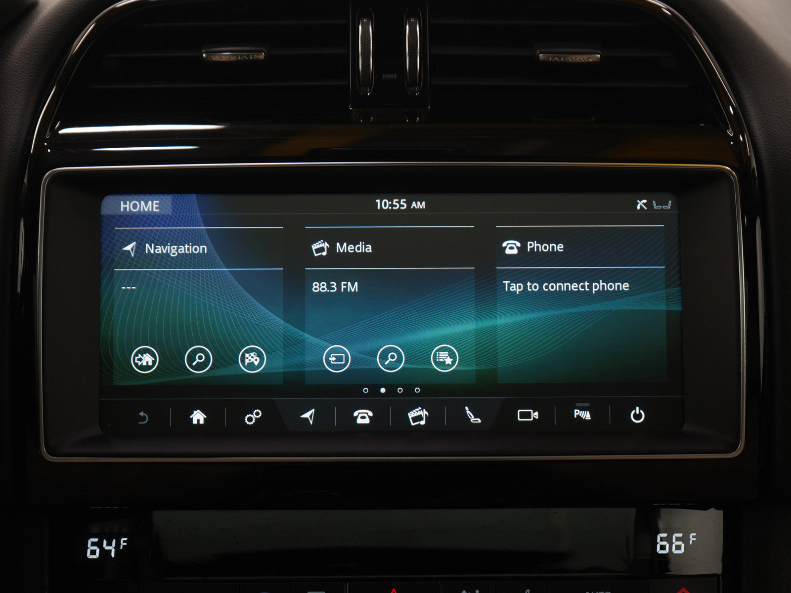 Used 2020 Jaguar F-PACE Premium image 16