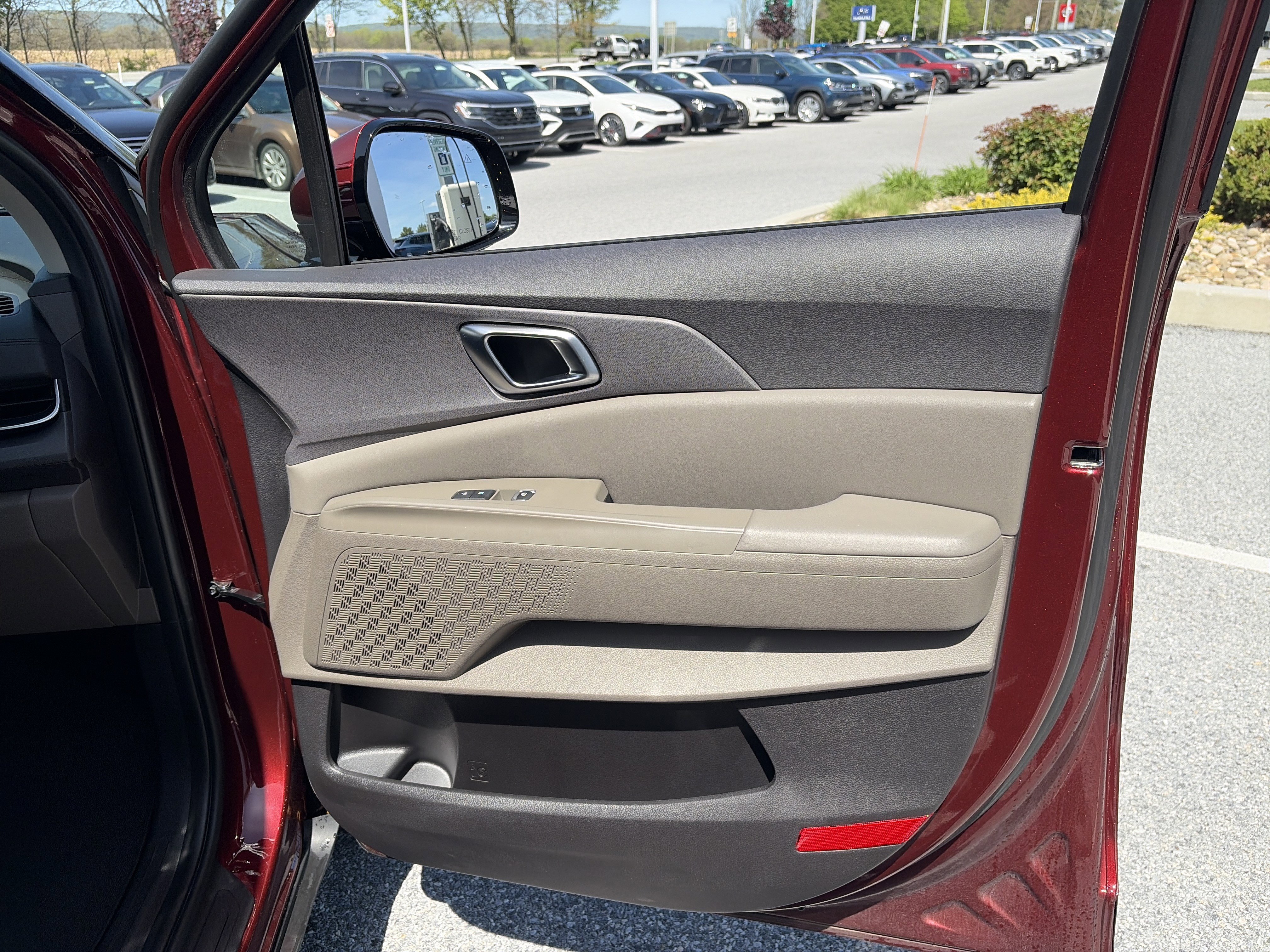 Used 2026 Kia Carnival EX FWD image 37