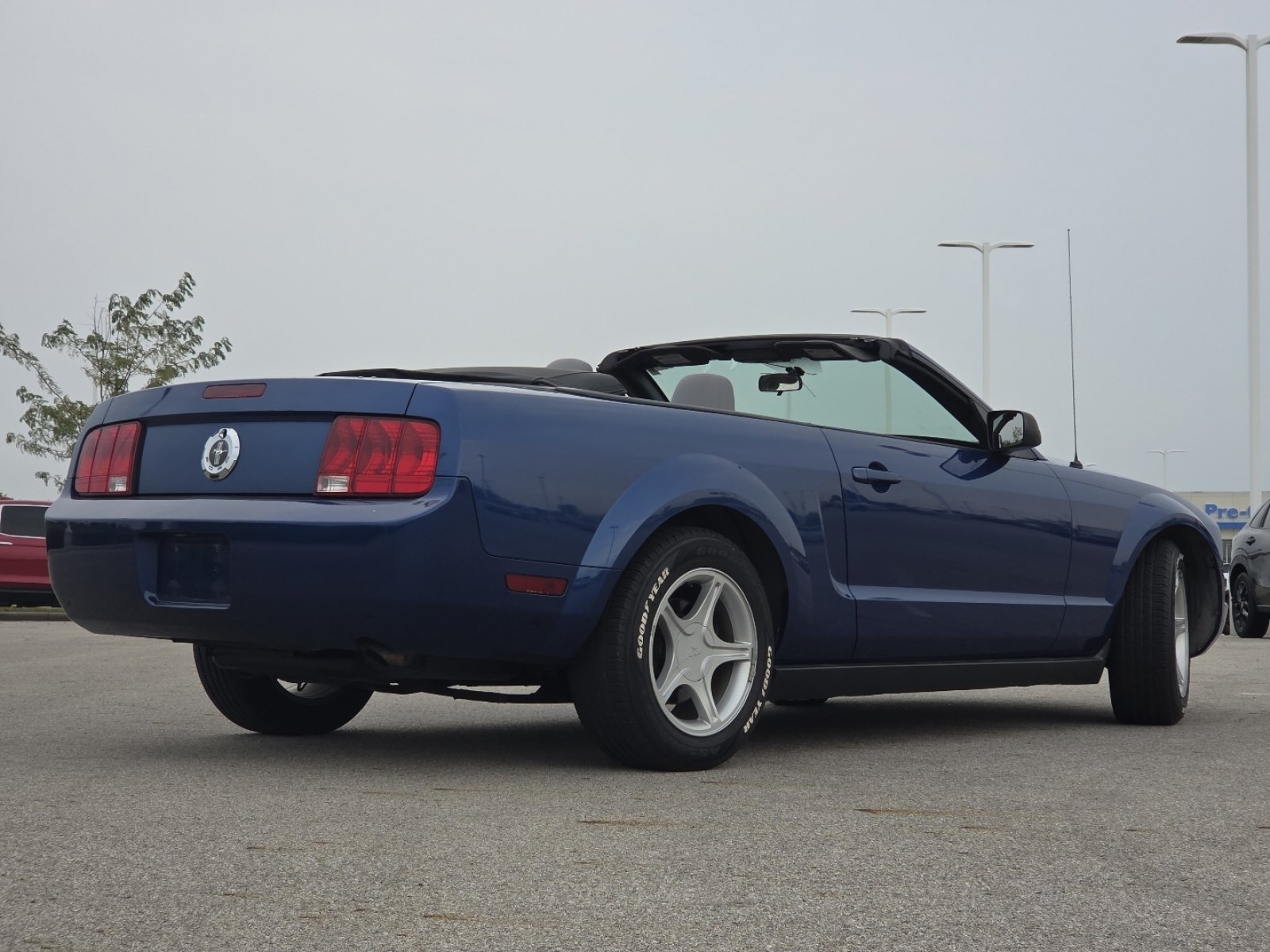 Used 2006 Ford Mustang Convertible RWD image 14