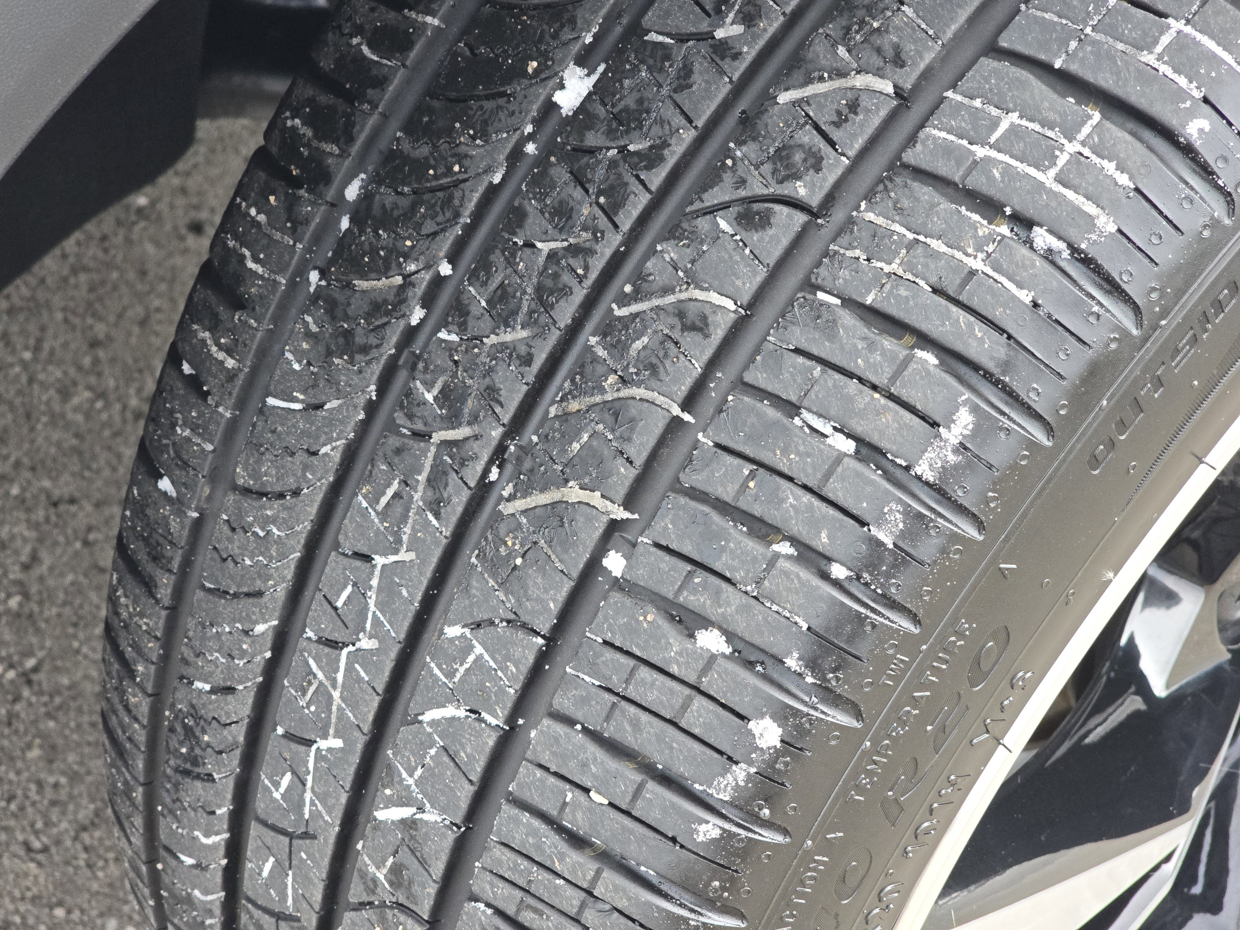 Certified 2024 Volkswagen Tiguan SEL R-Line image 15